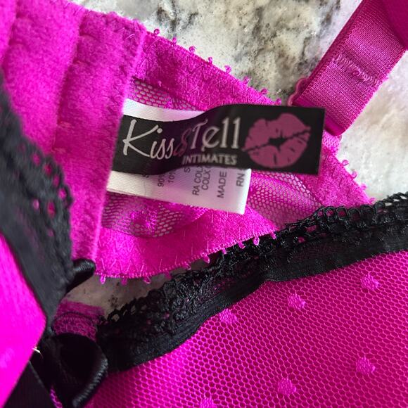 Kiss‎ & Tell 44D bra- underwire, adjustable, intimate, lightly lined molded - Picture 4 of 6